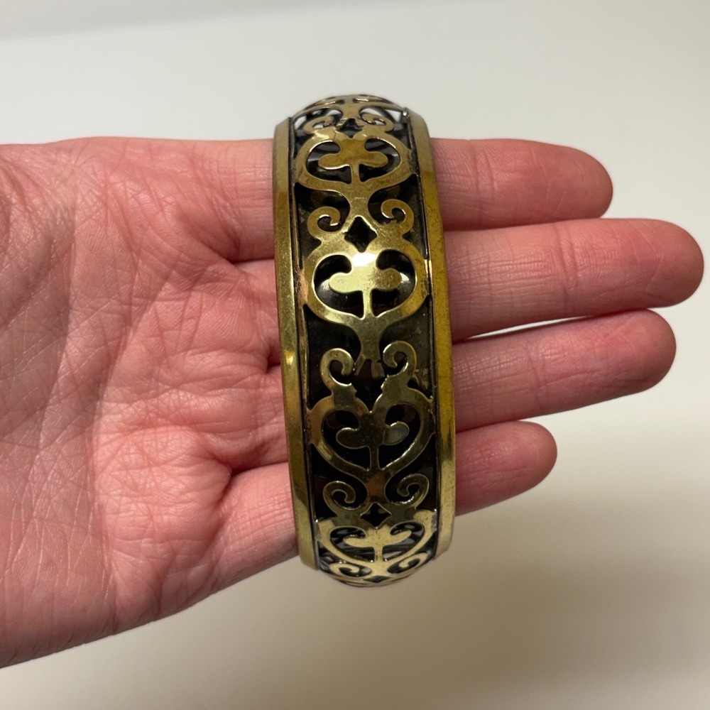 Vintage Gold Tone Filigree Openwork Bangle Bracelet Black Enamel Accents